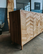 Comoda Chevron